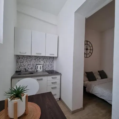 Lion - Free Parking Apartment *